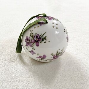 Hammersley Victorian Violets Pomander Ball Fine Bone China England 2.75”